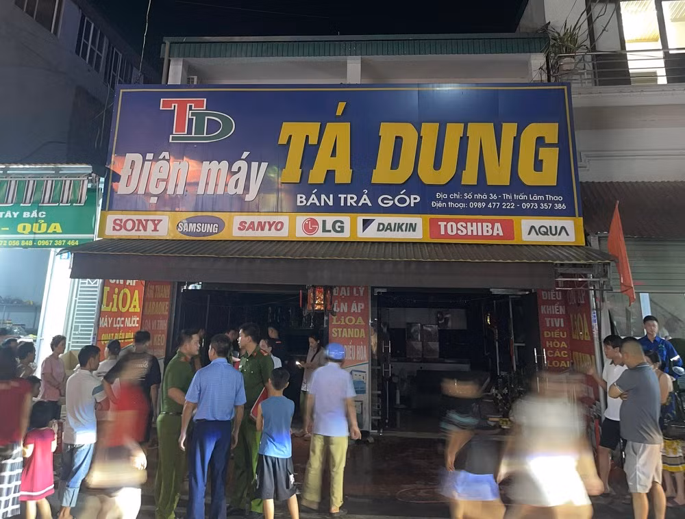 Công an tỉnh Phú Thọ cứu thành công một nạn nhân mắc kẹt trong đám cháy -0