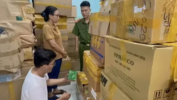 Báo động tình trạng mua bán thuốc tây giả, không rõ nguồn gốc xuất xứ