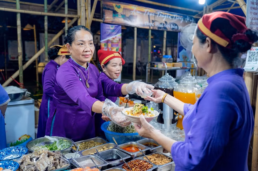 Tuần lễ ẩm thực ba miền hội tụ bên dòng Hương -0
