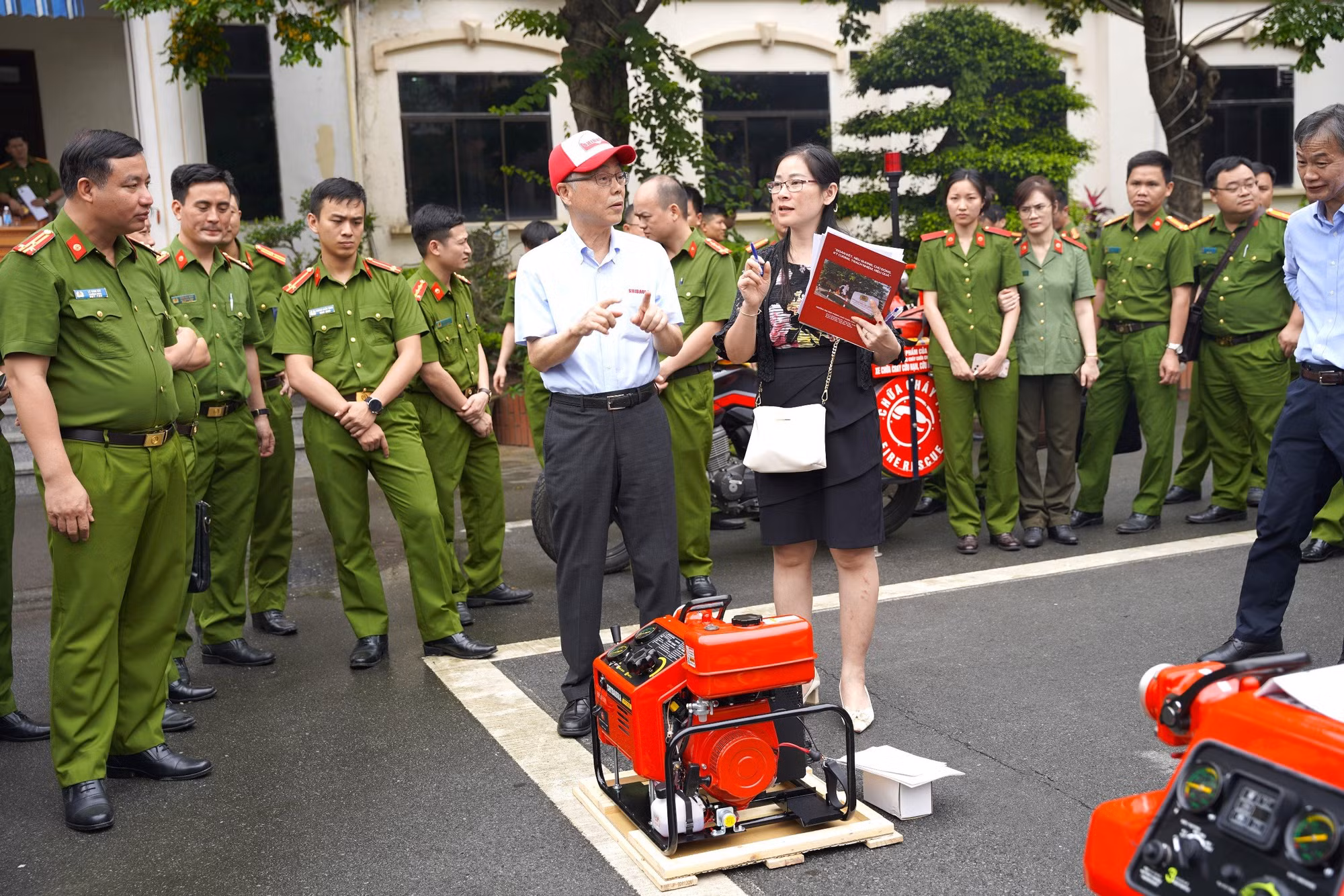 Trường Đại học PCCC tiếp nhận 3 máy bơm chữa cháy do công ty Shibaura Nhật Bản trao tặng -0