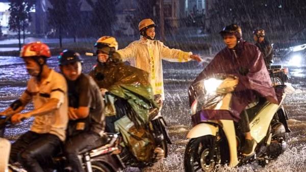 Miền Bắc ngày nắng, chiều tối đổ mưa; Trung bộ trời oi nóng