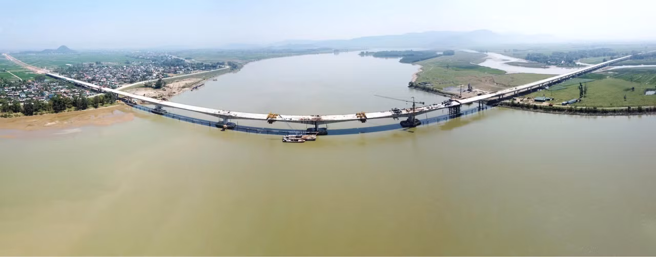 Ngắm vẻ đẹp kỳ vĩ của cao tốc Diễn Châu – Bãi Vọt trước ngày thông xe -0