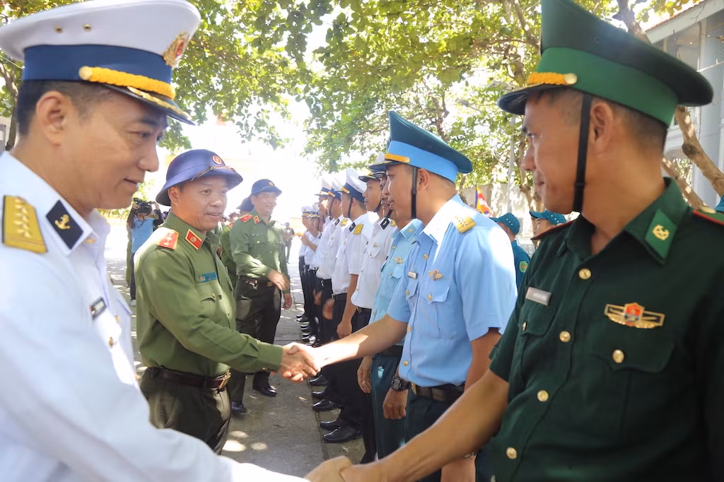 Đoàn công tác số 8 hoàn thành chuyến thăm quần đảo Trường Sa, nhà giàn DKI/2 năm 2024 -2