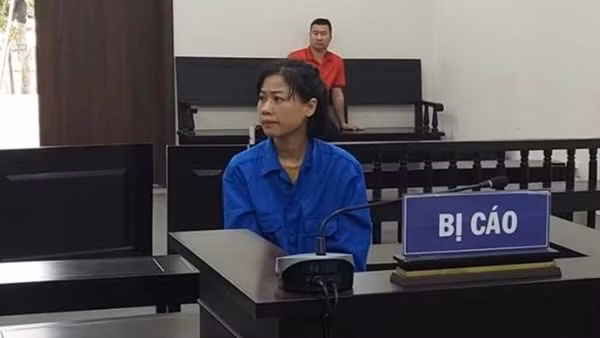 “Ô sin” bốn lần trộm vàng, kim cương và USD của chủ nhà để đánh bạc