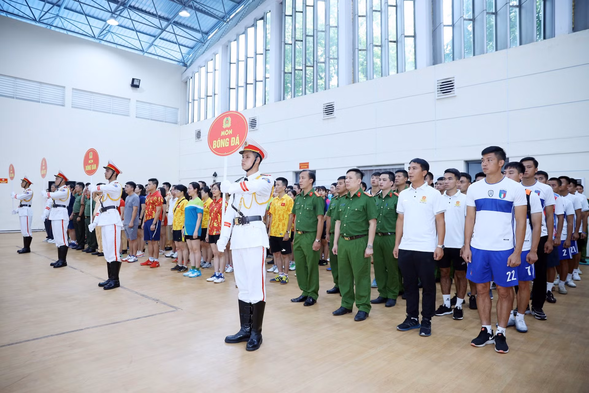 Trao 37 bộ huy chương tại Hội thao kỷ niệm 60 năm Ngày truyền thống lực lượng CSND -0