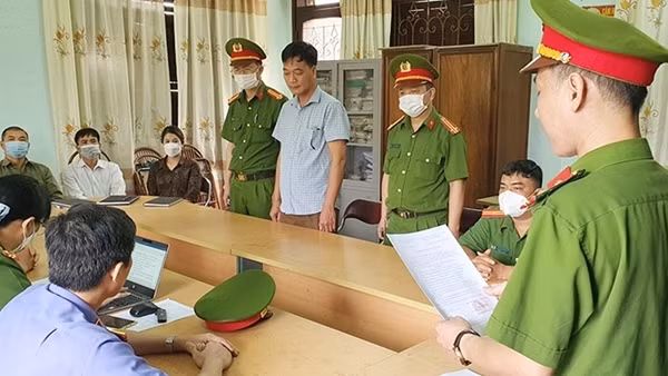 Khởi tố điều tra 2 cán bộ về hành vi thiếu trách nhiệm gây hậu quả nghiêm trọng