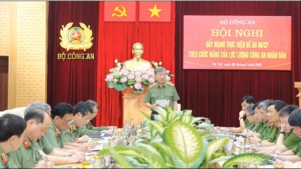 Đẩy nhanh tiến độ cấp CCCD gắn chip và tài khoản định danh điện tử cho người dân ảnh 2