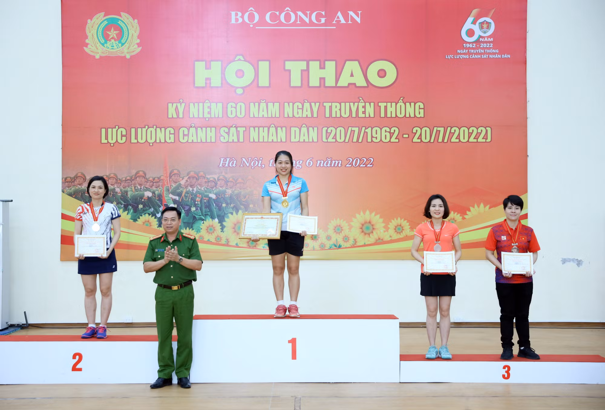 Trao 37 bộ huy chương tại Hội thao kỷ niệm 60 năm Ngày truyền thống lực lượng CSND -1