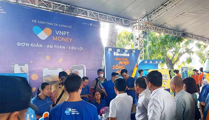 VNPT Money khuấy động Phiên chợ Không tiền mặt dành cho công nhân với ưu đãi khủng -0