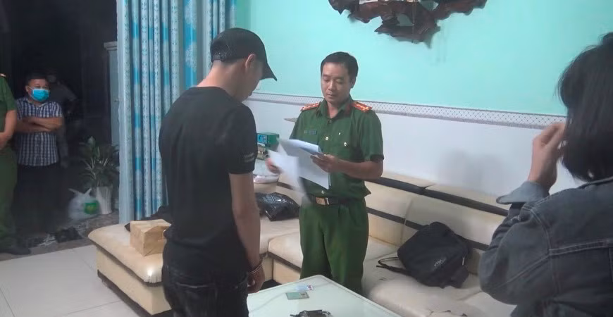 Công an TP Hồ Chí Minh triệt phá đường dây sản xuất thuốc tân dược giả quy mô lớn -0