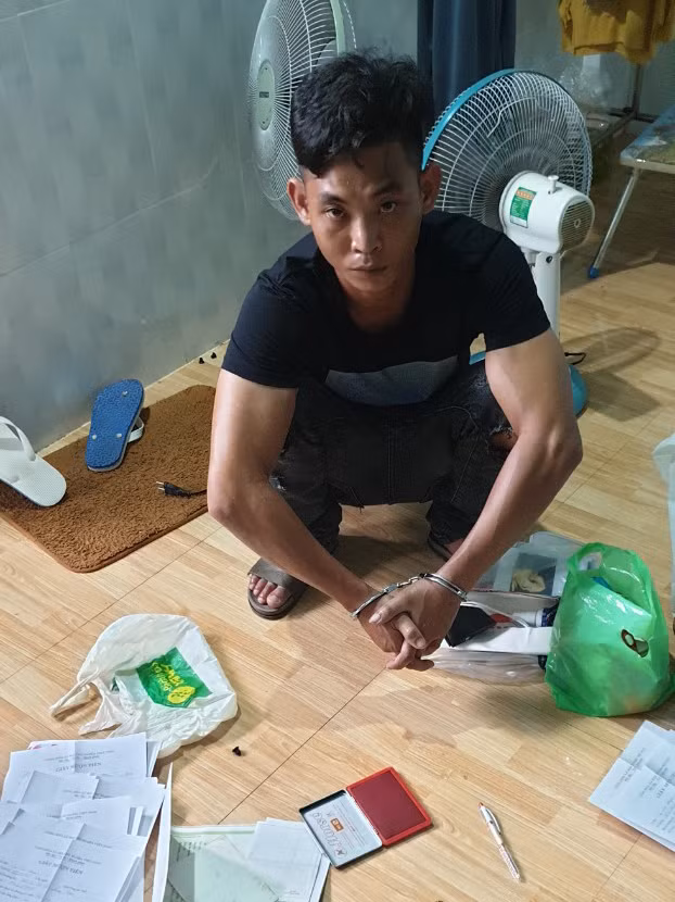 Tạm giữ hình sự 7 đối tượng hoạt động “tín dụng đen” co vay lãi suất 360%/năm -0