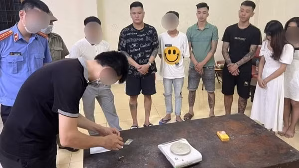 Mở tiệc ma túy mừng sinh nhật trong quán karaoke ảnh 3