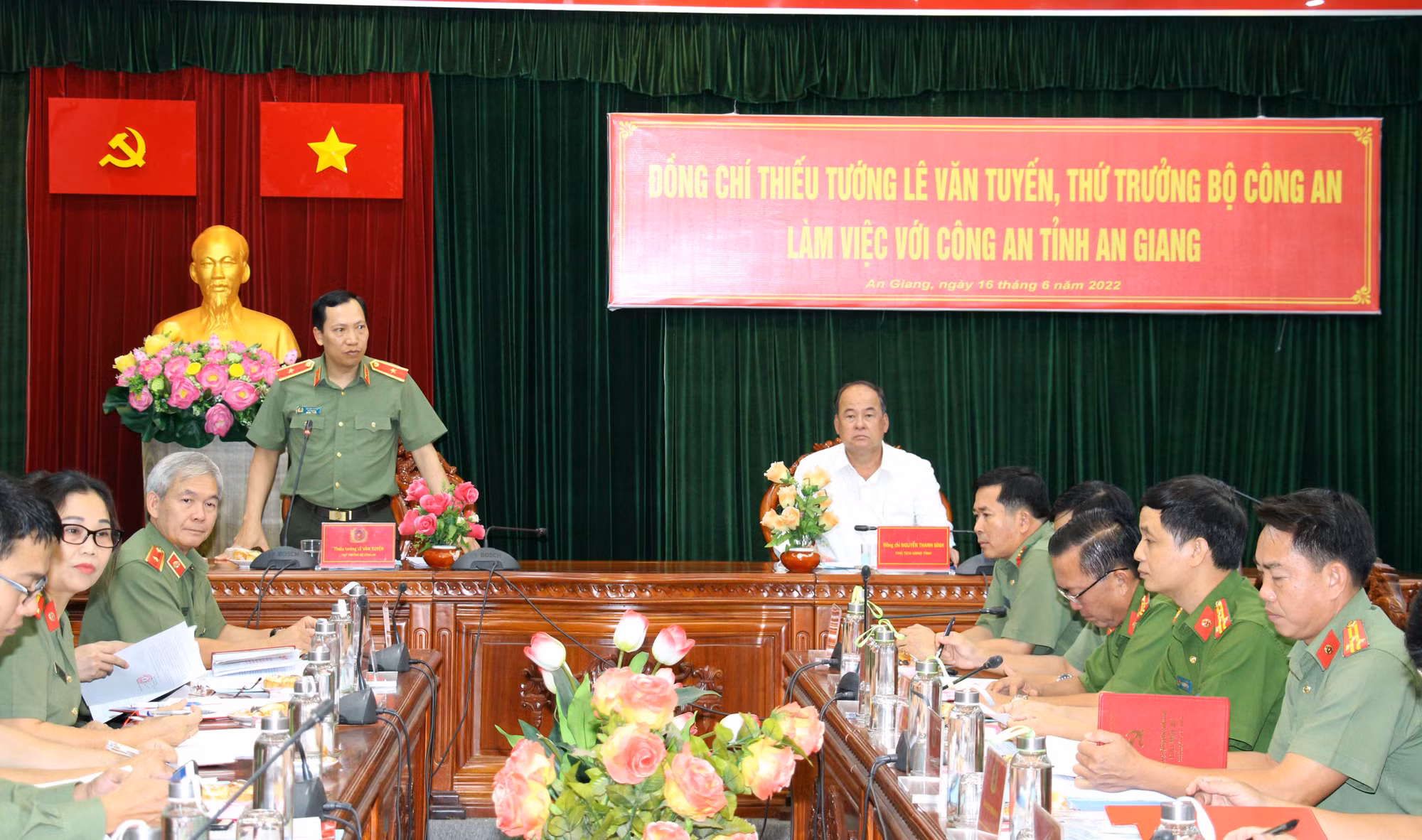 Thứ trưởng Lê Văn Tuyến làm việc với Công an tỉnh Kiên Giang và An Giang -0