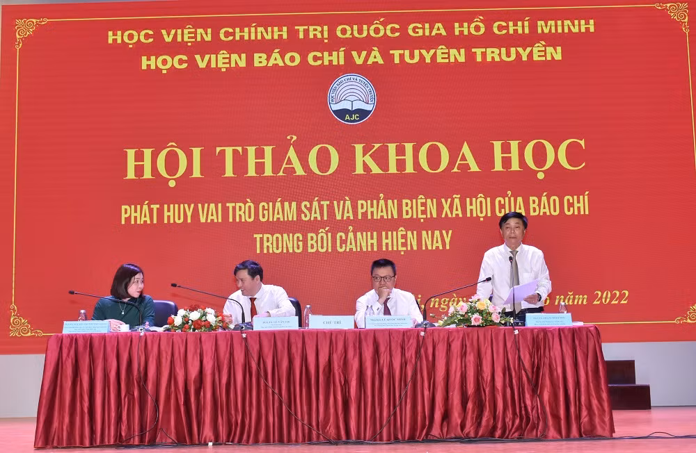 hoi thao 1.jpg -0
