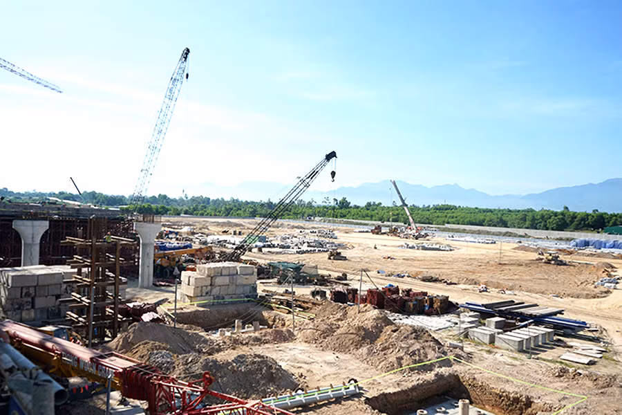 Đẩy nhanh tiến độ dự án tại Cảng hàng không Phú Bài -0