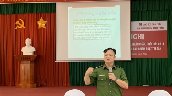 Công an Bình Dương tập huấn phòng chống tội phạm trong lĩnh vực ngân hàng