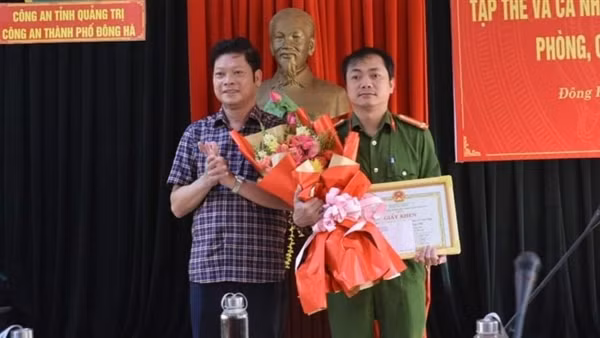 Công an tỉnh Sơn La khen thưởng 3 đơn vị triệt phá chuyên án ma tuý lớn ảnh 4