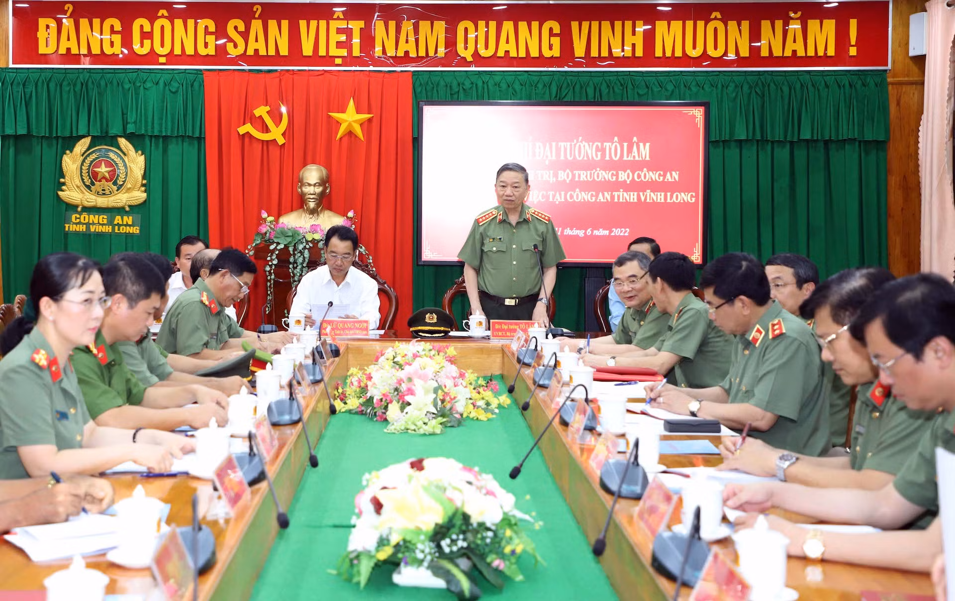 Xây dựng Công an xã, thị trấn chính quy đủ sức giải quyết vấn đề ngay từ đầu và tại cơ sở -0
