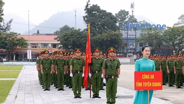 Bế mạc Chung kết Hội thi Điều lệnh, bắn súng, võ thuật CAND - Khu vực phía Nam ảnh 7