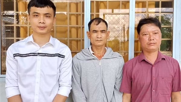Tạm giữ 2 đối tượng cho vay lãi nặng ảnh 2