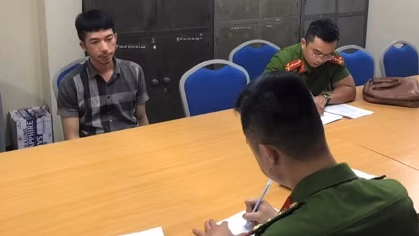 Mạo danh cán bộ Công an, vay tiền của nhiều người