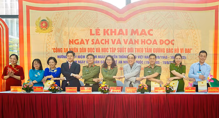 Lan tỏa văn hóa đọc trong CAND -0