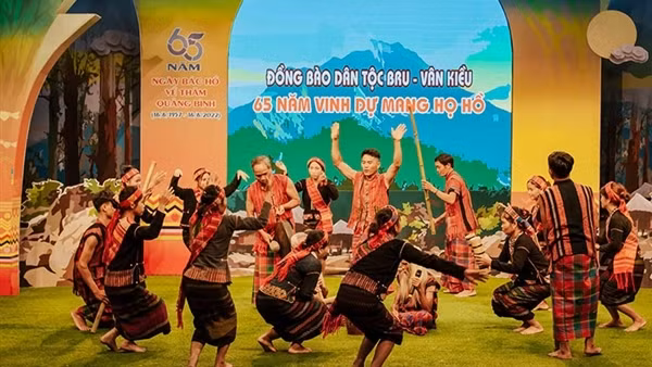 Đồng bào dân tộc Pa Kô, Bru-Vân Kiều tự hào 65 năm mang họ Bác Hồ