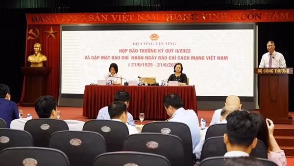 Xăng dầu đồng loạt giảm giá ảnh 3