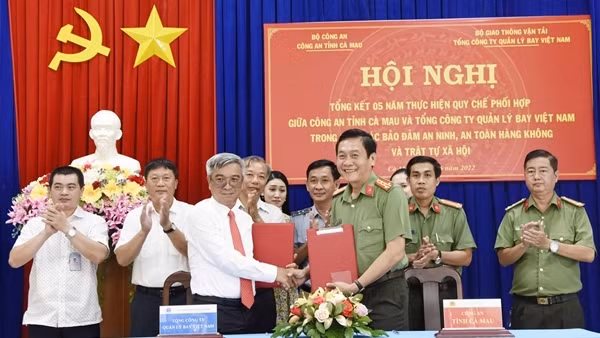 Nhân viên hàng không nếu lợi dụng vị trí làm việc để buôn lậu sẽ bị đình chỉ ảnh 3