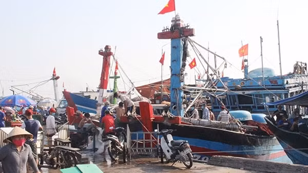 Hoa mắt với… xăng! ảnh 5