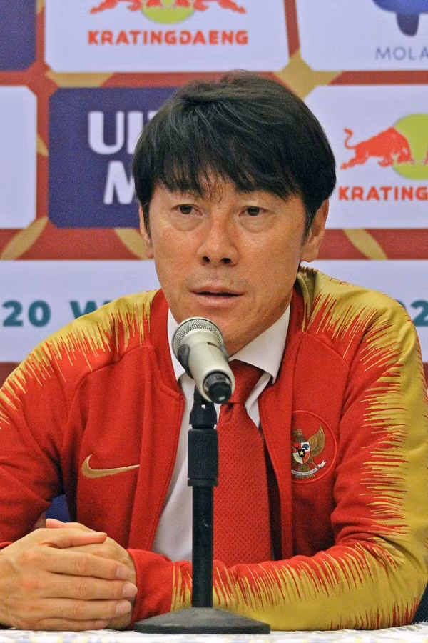 신태용_(shin_tae-yong).jpg -0