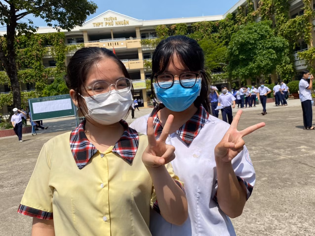 Huy động hơn 2000 cán bộ chấm thi tuyển sinh 10 (2022 -2023) -0