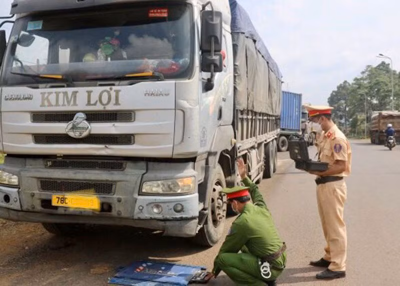 Công an Đắk Nông mở cao điểm kiểm tra, xử lý các hành vi vi phạm về trật tự an toàn giao thông -1