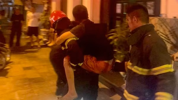 Hà Nội: Cháy 5 ngôi nhà tạm trên đường Cầu Diễn ảnh 4