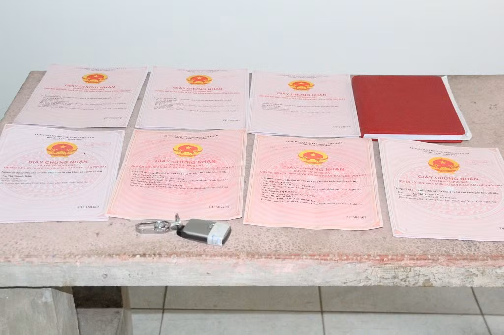 Giả danh cán bộ Sở Tài nguyên và Môi trường lừa đảo chiếm đoạt hàng chục tỉ đồng -0