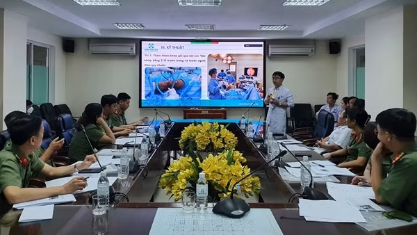 Hội thao kỷ niệm 60 năm ngày truyền thống CSND trên quê Bác ảnh 3