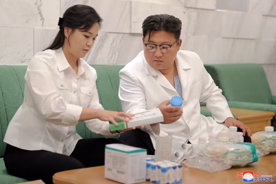 Triều Tiên bùng phát dịch bệnh mới giữa bão COVID-19 -0