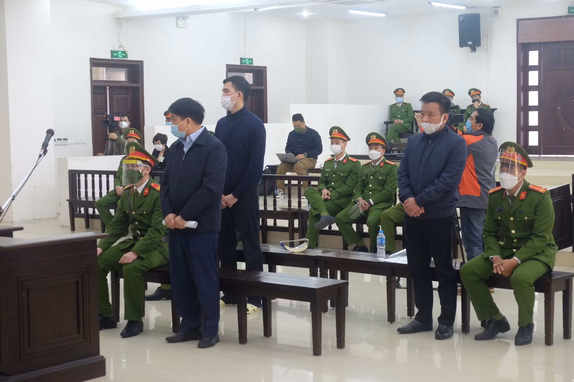 Cựu Chủ tịch TP Hà Nội Nguyễn Đức Chung bị đề nghị từ 10-12 năm tù trong vụ mua chế phẩm Redoxy 3C -0