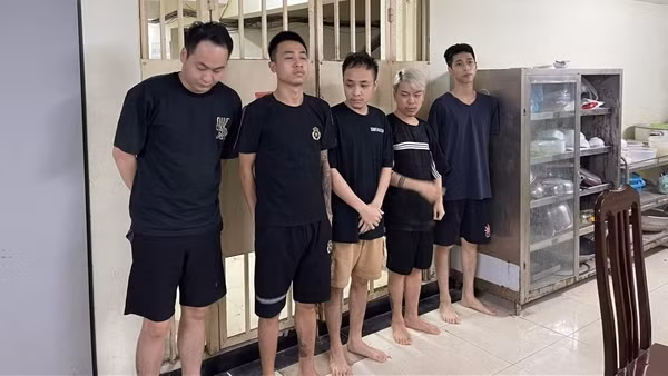 Mua khống hàng nghìn hóa đơn xăng dầu bán cho doanh nghiệp thu lời bất chính ảnh 2
