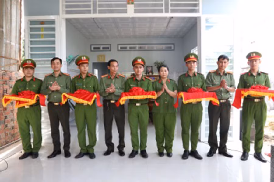 ntn.jpg -0