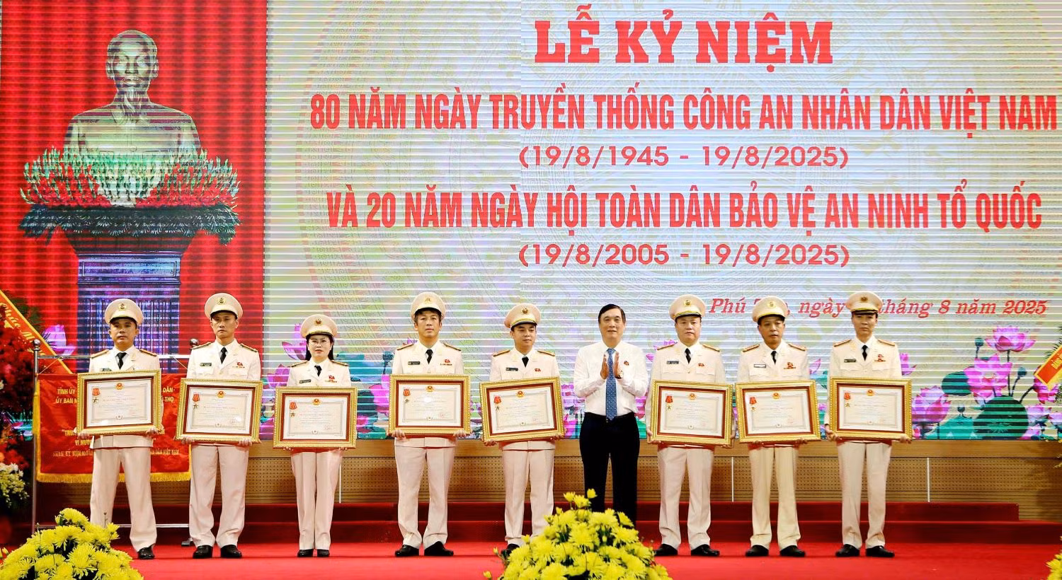 Tỉnh Phú Thọ kỷ niệm 80 năm Ngày truyền thống CAND -0