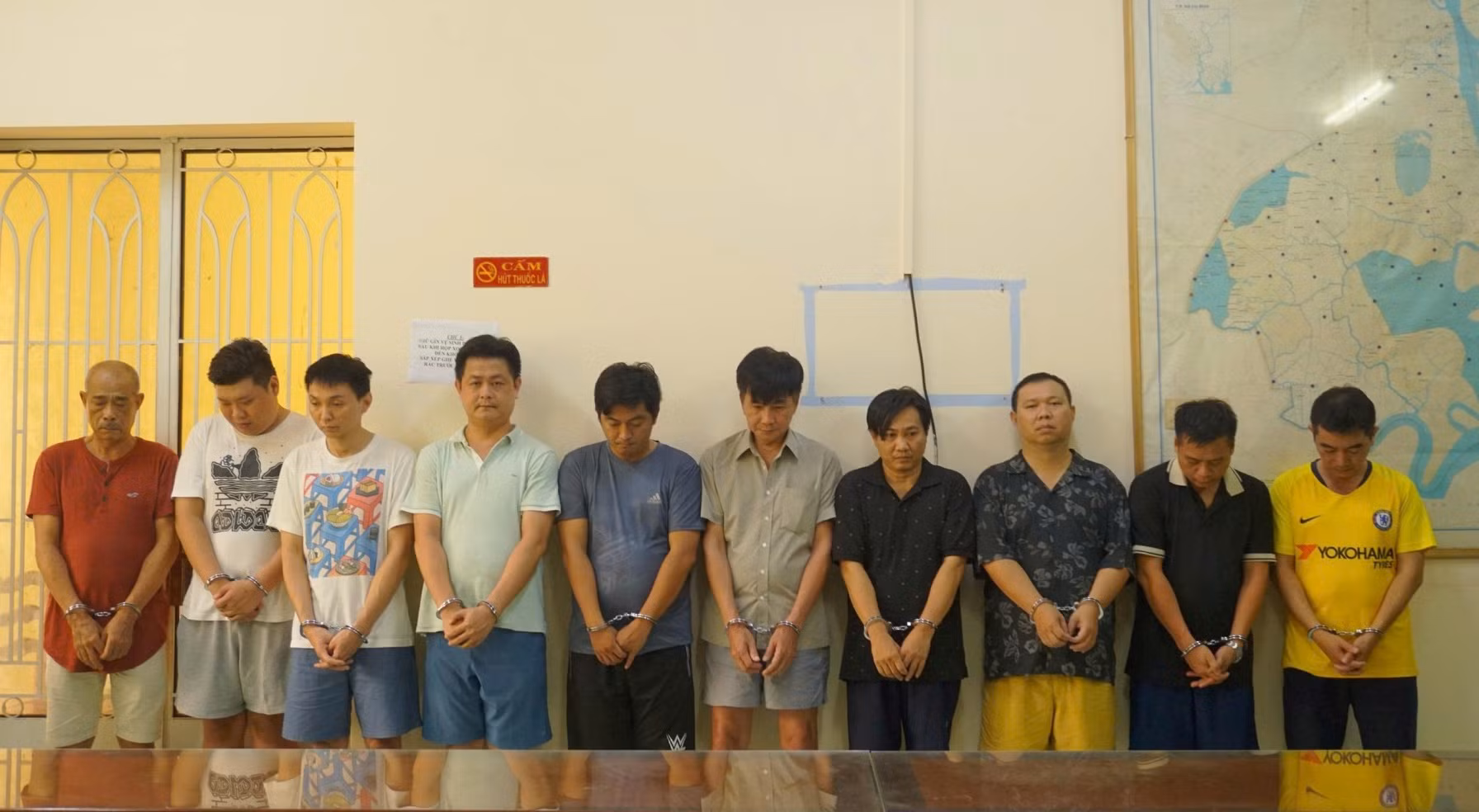 Trao thưởng Ban chuyên án triệt phá đường dây đánh bạc qua mạng hơn 20 ngàn tỷ đồng -0