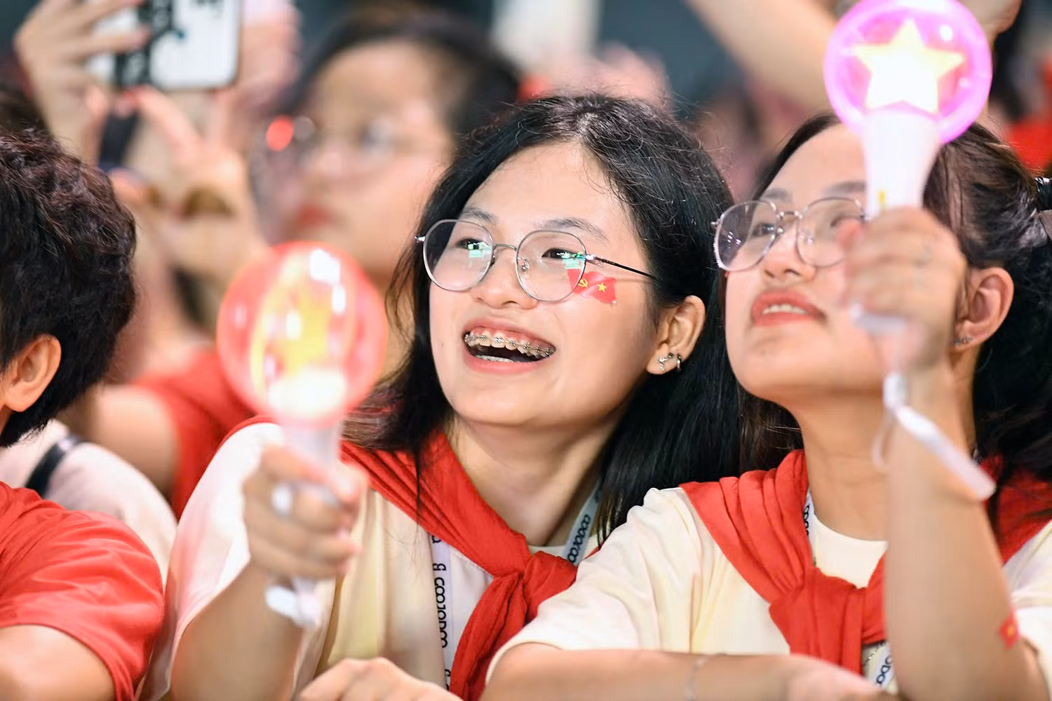 Hơn 50.000 khán giả bùng nổ với Chương trình “TỔ QUỐC TRONG TIM -0