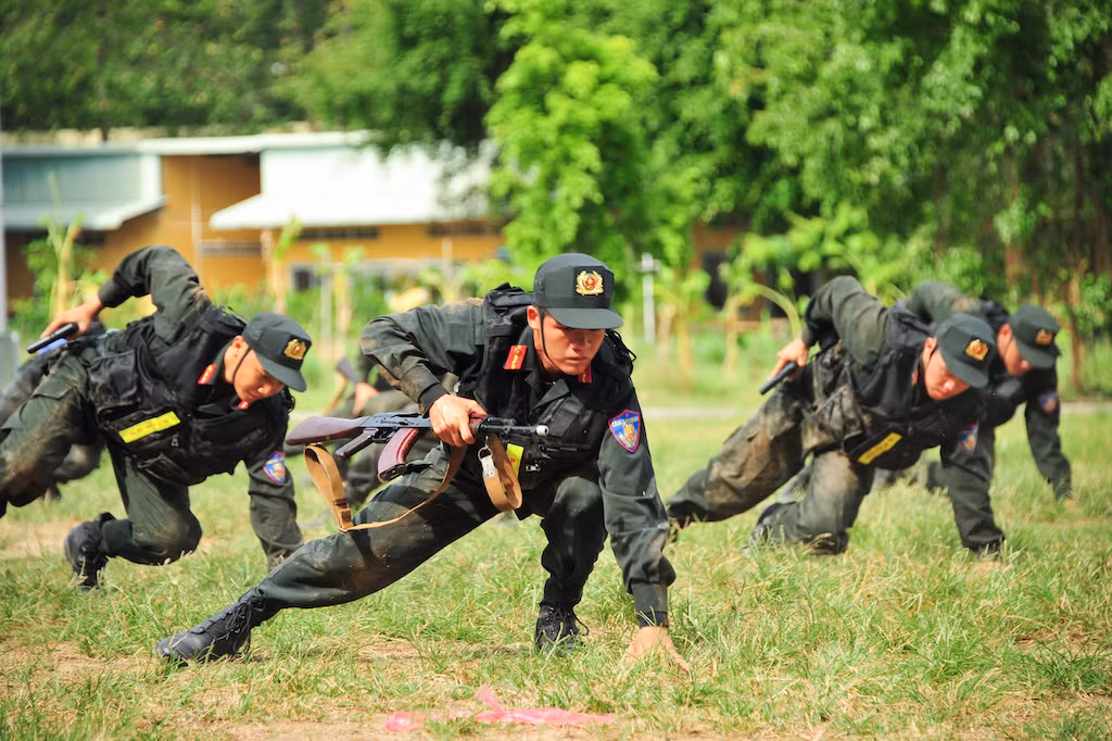 Mãn nhãn màn trình diễn của Cảnh sát cơ động Công an Đồng Tháp -0
