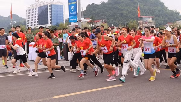 Công an tỉnh Sơn La tổ chức Giải chạy Việt dã