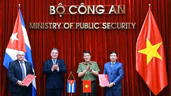 Bộ Công an Việt Nam và Bộ Nội vụ Cuba thúc đẩy hợp tác toàn diện, sâu sắc