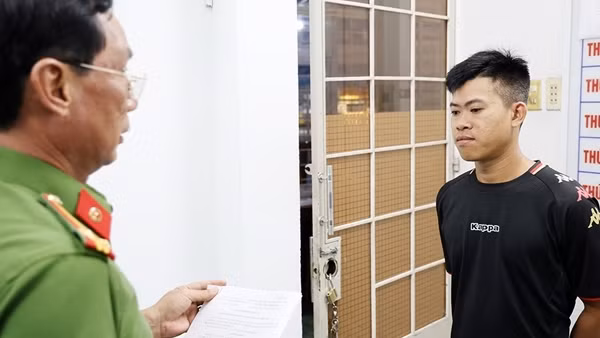 Bắt đối tượng cho vay buộc người vay "thế chấp" bằng clip khỏa thân và quan hệ tình dục