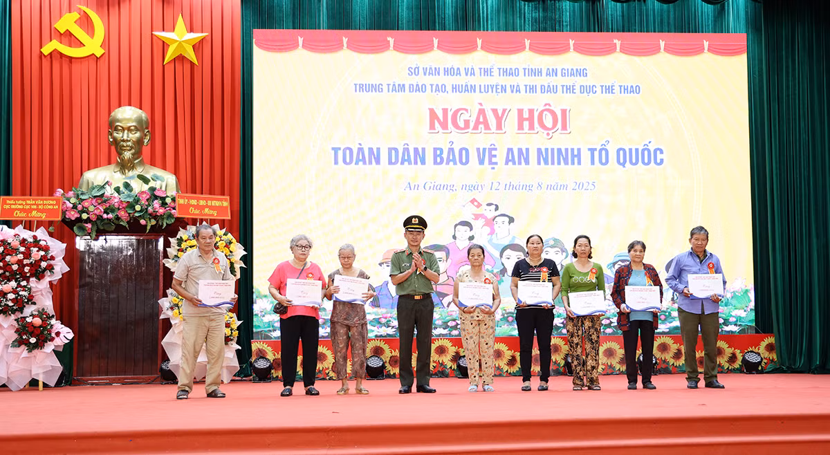 Phong trào Toàn dân bảo vệ An ninh Tổ quốc ngày một lan toả rộng khắp tỉnh An Giang -0