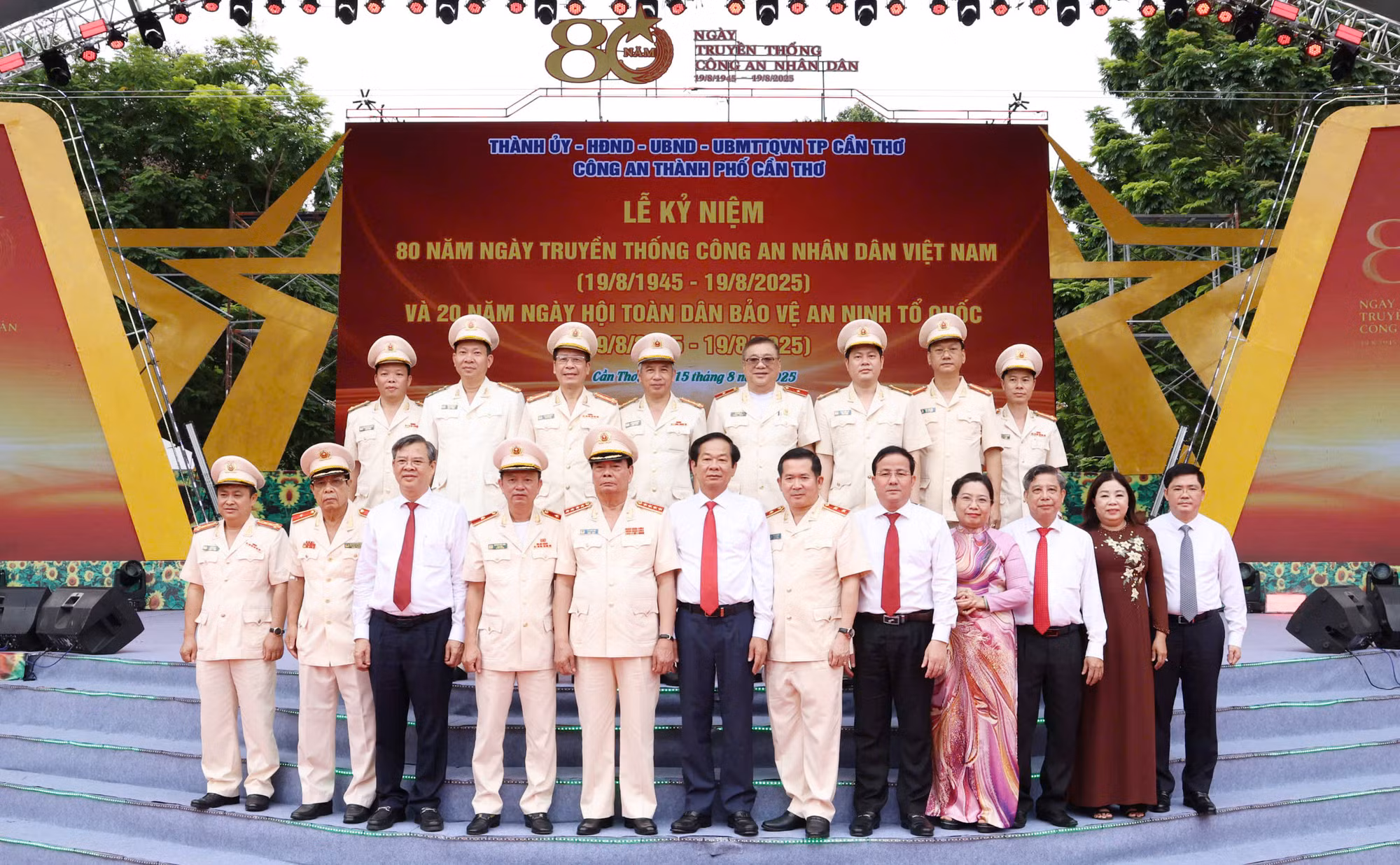 Công an TP Cần Thơ giữ vững an ninh, an toàn thành phố trung tâm vùng châu thổ Cửu Long -0