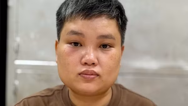 ‎Bắt giữ người phụ nữ, thu hơn 2 kg ma tuý tổng hợp